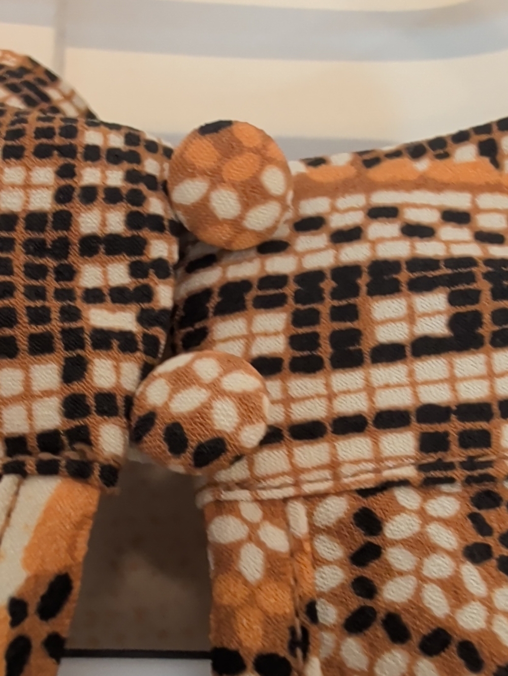 Rachel Zoe Blouse Brown Cream Tan Aztec Swirl-Print Long Gathered Sleeve L Top - Picture 7 of 15